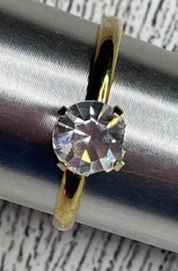 clear Cubic Zirconia round Gold Tone Ring Size 8 Vintage - Picture 1 of 7