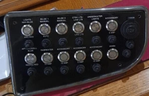 Panel de interruptor Nautic Star P# NS LPB12S12B1A - Imagen 1 de 2