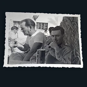 1950s Military Photo #18 Officers Off Duty Drinking - Imagen 1 de 1
