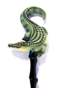 Hand Painted 18" Backscratcher Back Scratcher Alligator Gator - Picture 1 of 3