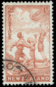 NEW ZEALAND - 1940 - CHILDREN AT PLAY - 2p+1p org - Sc #B17 - Used VF - Picture 1 of 2
