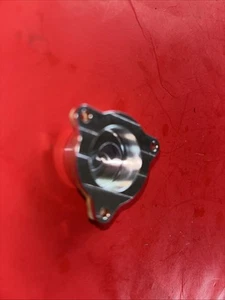 FOX.29-.35 CNC ALUMINUM STUFFER BACKPLATE WITH GASKET NIP - Picture 1 of 4