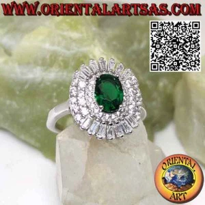 Anello in argento 925 ‰ con smeraldo ovale contornato zirconi a trapezio e tondi - Foto 1 di 5