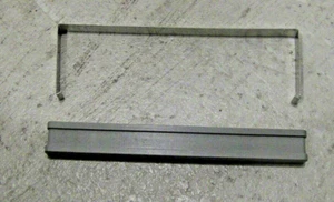 3448-58 - CLIP DE RETENUE - STRAIN RELIEF - POUR CONNECTEUR 3415 - 3M - Imagen 1 de 2