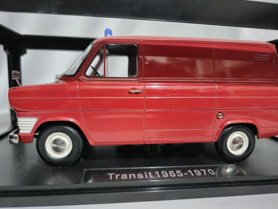 1 18 Kk-scale Ford Transit Mk1 Bus 1965 Red