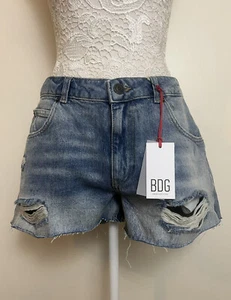 ✖️Urban Outfitters BDG Blue Denim Vintage Inspired Boyfriend Shorts 28W - Picture 1 of 11