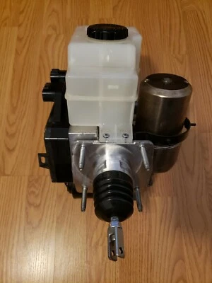 BOMBA ABS FRENO CILINDRO MAESTRO para TOYOTA LAND CRUISER & LEXUS LX470 2003-2007  Foto 1 de 4