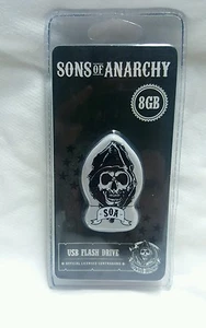 Unidad Flash USB Sons of Anarchy 8 GB con Diseño de Segadora SAMCRO. Nueva, Sellada de Fábrica - Imagen 1 de 2