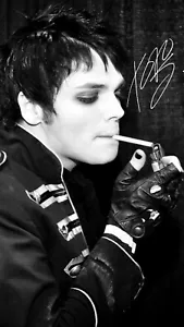 FOTO/PÓSTER/IMPRESIÓN GERARD WAY AUTOGRAFIADO/FIRMADO RP MCR B&W - Imagen 1 de 1