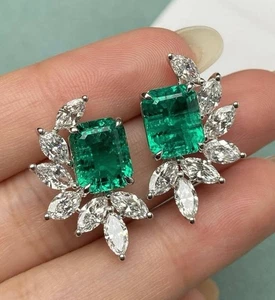 Pendientes personalizados de diamantes cultivados en laboratorio de pera blanca y esmeralda colombiana de oro blanco de 18k - Imagen 1 de 7