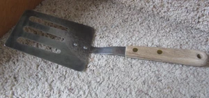 Vintage Robinson Knife Co inox scanalato corto spatola girarrosto manico legno USA - Foto 1 di 11