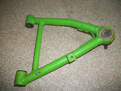 2001 KAWASAKI KSF250 250 MOJAVE RH RIGHT UPPER A-ARM - Image 1 of 2