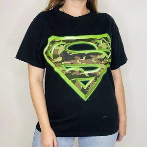 Vintage Y2K Superman tarnfarbenes schwarzes T-Shirt DC Comics Warner Bros hergestellt in den USA Medium - Bild 1 von 8