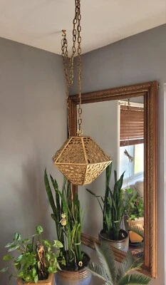 HALLAZGO RARO: Lámpara colgante asiática hecha a mano de latón perforada de los años 50 Foto 1 de 4