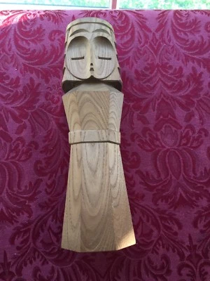 Estatua de madera tallada a mano firmada por artista japonés  Foto 1 de 4