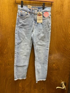 Girls NWT "Levi" high rise ankle straight jeans. Size 8 ref. org. $44.00 - Picture 1 of 2
