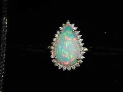 Помолвочное кольцо из стерлингового серебра 925 пробы с покрытием из белого золота 18 карат с натуральным опалом грушевидной огранки - Изображение 1 из 4