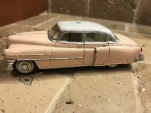 Ertl 1952 rosa Cadillac Limousine Modell 62 #12 in Serie 1:43 Maßstab liebevoll Playe - Bild 1 von 6
