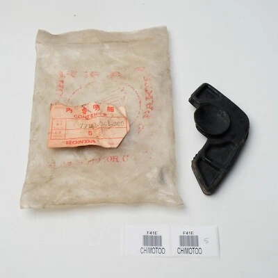 Tapón lateral derecho goma honda ct200 ct90 ct110 c100 cf50 cf70 c70 c102 c105 Foto 1 de 4