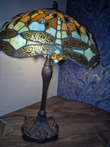 22 laburnum tiffany lamp - Picture 1 of 2