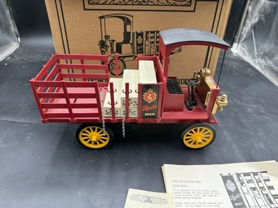 Modelo publicitario 1978 de camión de entrega rápida Stroh's Beer 1910 con caja Foto 1 de 4