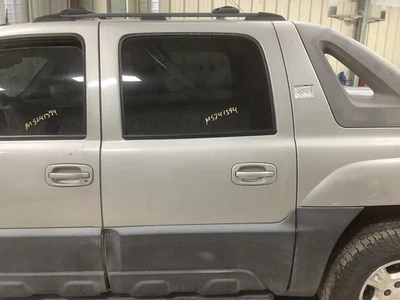 Driver Rear Side Door With Lower Body Cladding Fits 03-06 AVALANCHE 1500 4424284 Foto 1 de 4
