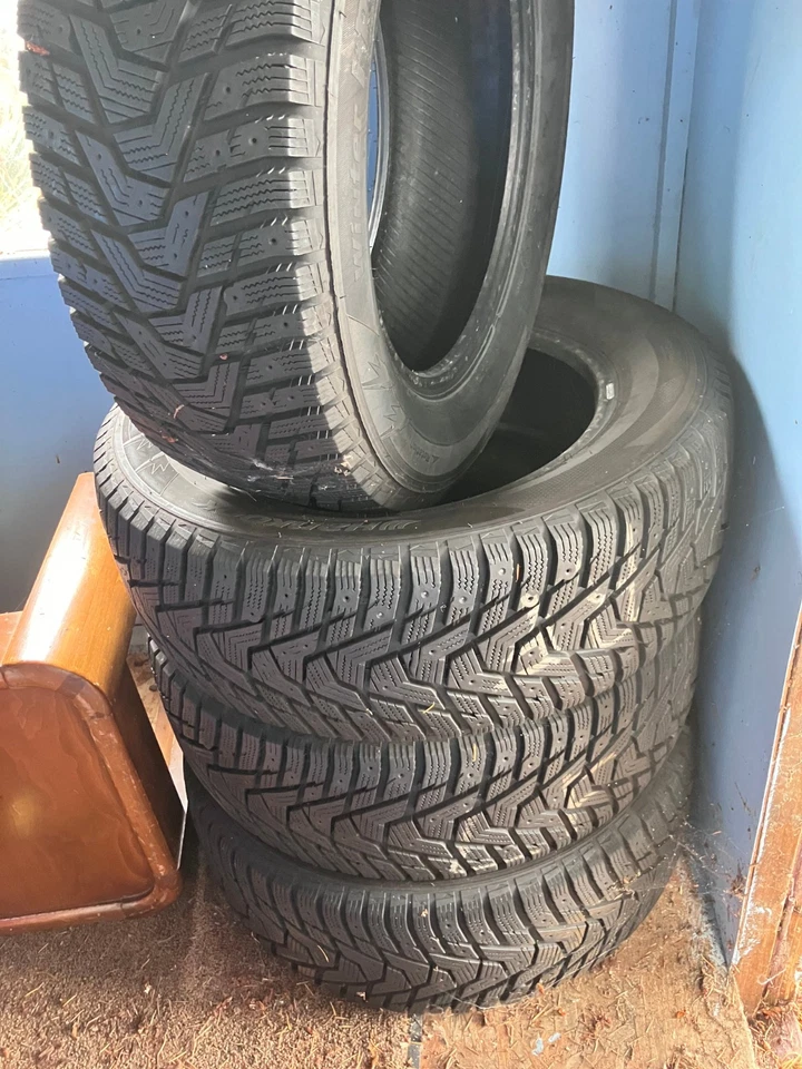 Snow Tires (4x) 225/60R16 102t Hankook Winter I Pike RS2 Non-Studded - Image 1 of 4