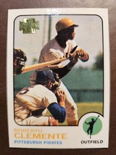 ROBERTO CLEMENTE 2001 Topps Archives #50 Pirates (1973 Topps Design)