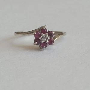 ANELLO VINTAGE JR FIRMATO ORO 10K RUBINI E DIAMANTI NATURALI MISURA 6,5 1,7 GRAMMI - Foto 1 di 4
