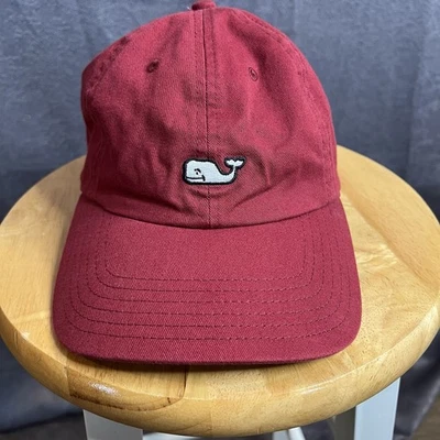 Sombrero de papá Vineyard Vines algodón rojo borgoña color vino correa trasera Foto 1 de 4