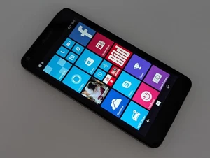 Microsoft Nokia Lumia 640 LTE 8GB Schwarz Windows Mobile RM-1072 - Bild 1 von 7