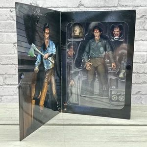 Modellino NECA Evil Dead 2 Ultimate Ash scala 7" sciolto MANCANTE FUCILE - Foto 1 di 7