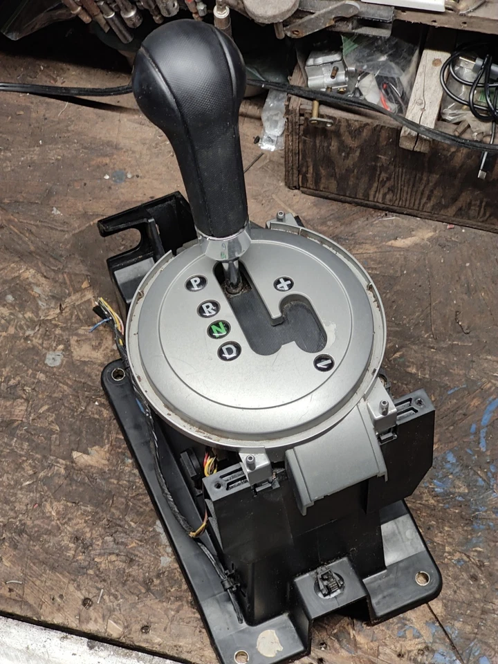 ✅ Selector de palanca de cambios de piso Mitsubishi Endeavor 2004-2011 OEM Foto 1 de 4