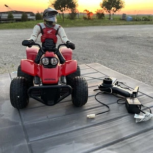 EZTEC Honda Sportrax 400EX 4 Wheeler & Rider RC ATV Toy With REMOTE - Picture 1 of 22