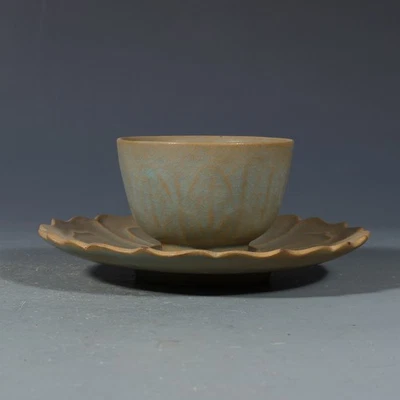 Taza de grano de flor de porcelana esmaltada gris lavanda China Song Ruyao de 2,9" Foto 1 de 4