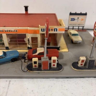 Tyco 943:700 Union 76 Service Station LN 10231 HO SCALE Not Complete Pre Owned - Image 1 of 4