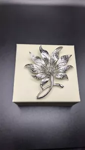 Vintage MONET STATEMENT BROOCH LARGE FLOWER Silver Tone 3” SIGNED - Picture 1 of 5