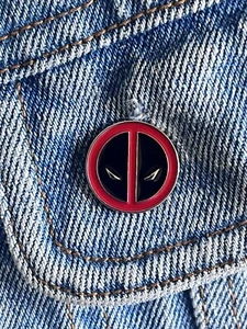 Marvel Deadpool Logo versilberte Emaille Pin - Top Zustand (Wolverine) - Bild 1 von 3