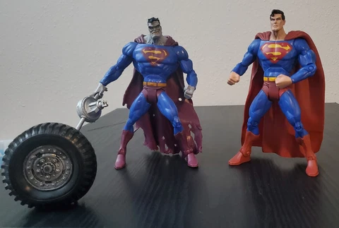 DC Universe Classics Lot Of 2 - Bizarro vs Superman 6” Loose Figures Cover