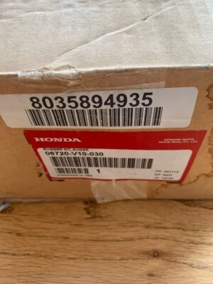 Honda 06720-V10-030 Rubber Paddles fits HS520 HS720 SNOWBLOWER with HARDWARE - Image 1 of 3