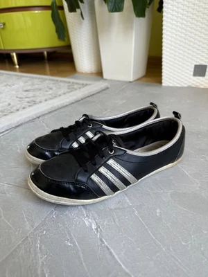 Tenis planos de ballet de cuero Adidas vintage Y2K talla US 7,5 Foto 1 de 4