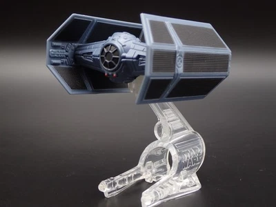 STAR WARS Tie Advanced X1 Prototype W Volo Navigator 1:64 Scala Modello Diorama - Immagine 1 di 4