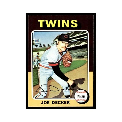 Joe Decker 1975 Topps #102 Minnesota Twins Baseball Card EX - Image 1 of 3