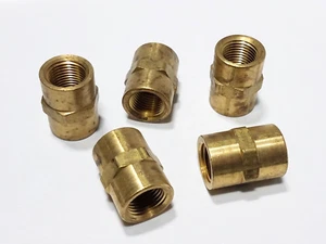 (5) Acoplamiento hembra roscado NPT de latón 3300x8 1/2" - Imagen 1 de 7