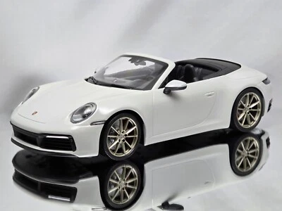 Minichamps Porsche 911 (992) Carrera 4S Cabriolet 2019 Cabrio Chalk Grey 1:18 - Image 1 of 4