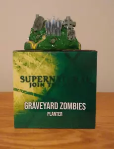 Supernatural Unisciti alla Caccia Cimitero Cimitero Zombie Planter - Foto 1 di 7