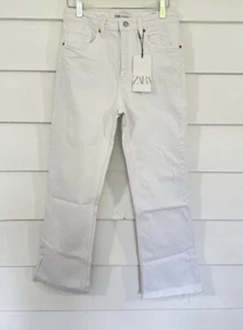 New ZARA Woman White Mid Rise Crop Flare Raw Hem Jeans Waist 26" size 4 Y231A - Picture 1 of 7