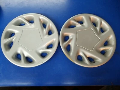 *DOS* Tapacubos Dodge Intrepid 1993-1995 15" cubiertas de rueda usadas. #4582190 Foto 1 de 4