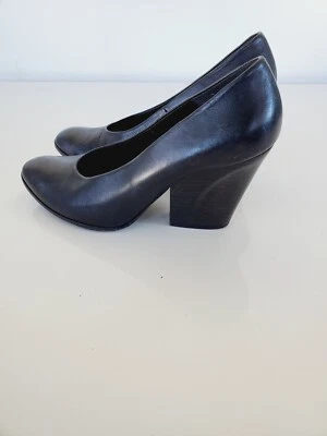 Delman Women’s Leather Chunk Heel Black Slip On Shoes Size 8.5 - Image 1 of 4