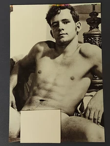 4x6in. Reprint Photo - Handsome College Stud Nude Physique Photo - Gay Interest - Picture 1 of 2